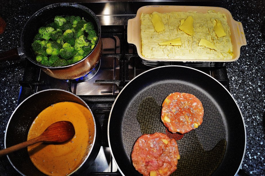 Burgers ready to fry, mash ready for the oven, sauce is made, broccoli for a bit of green.