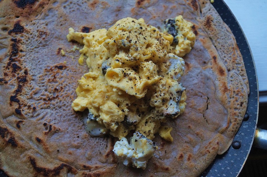 Crêpe á la "scarmbled"