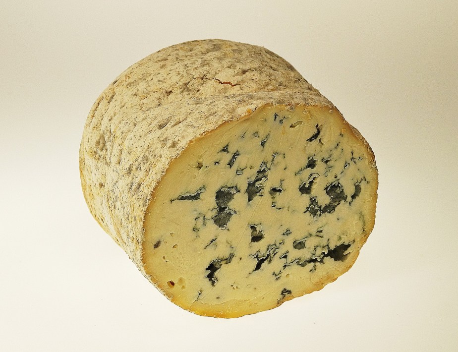 Fourme d'Ambert half